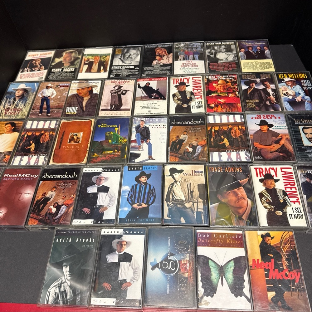 Country Cassette Tape Lot Of 40 Garth Brooks/Alan Jackson/Kenny Rogers/ Mathis